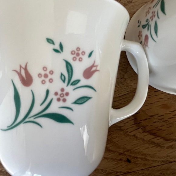 Vintage Corning USA mug set of 4 Pink and Green Tulip Pattern Rosemarie - Picture 3 of 8